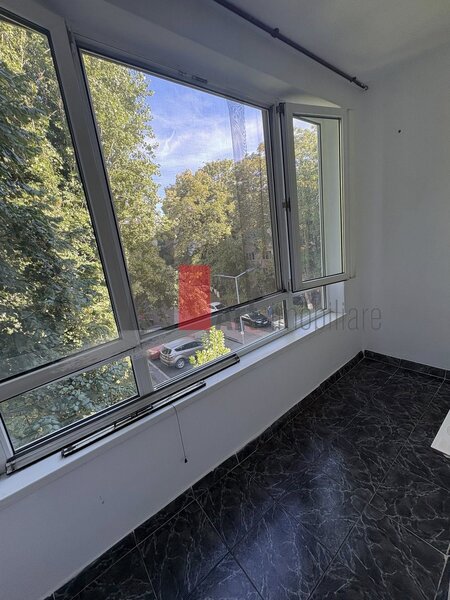 Brancoveanu, vanzare apartament 4 camere decomandat cu centrala.